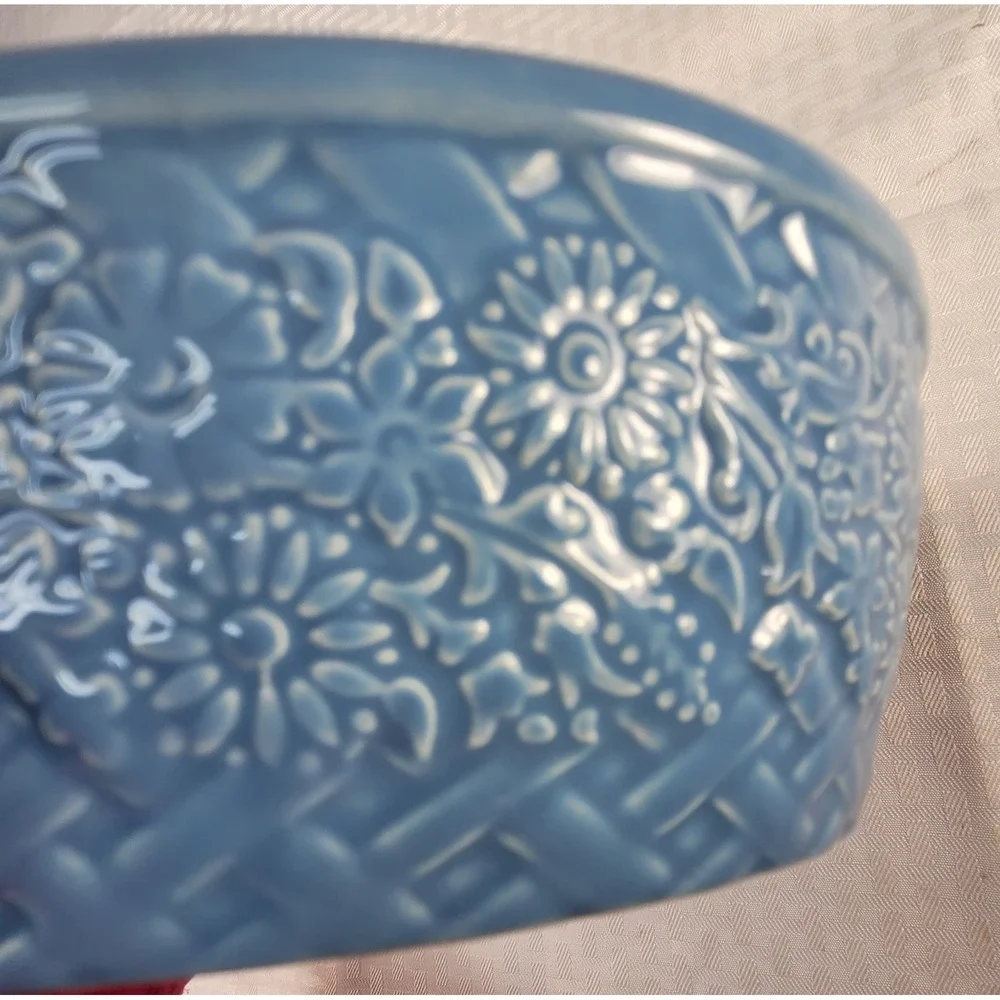 Temptations Blue Bouquet 2 Quart Oval Serving Bowl + Trivit & Carrying Retired